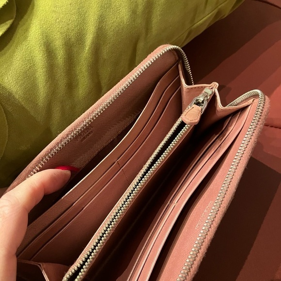 Prada Wallet - Picture 8 of 8